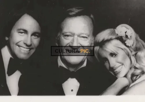 Vintage Original B&W Photo, John Wayne with  Two American Television Actors, H.R. Ritter  and Suzanne Somers - 1978