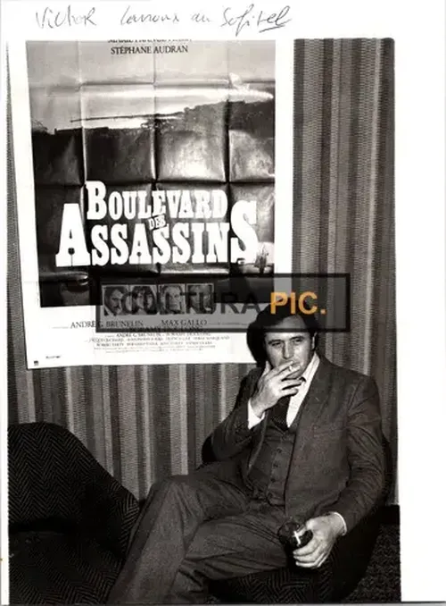 Vintage Original B&W Photo, Victor Lanoux in "Boulevard des assassins" Directed by Boramy Tioulong - 1982