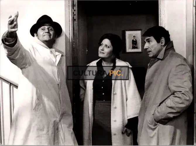 Vintage Original B&W Photo, Roger Hanin, Andrea Ferréol, Robert Hossein in 'The Pocket Lover' by Bernard Queysanne - 1978