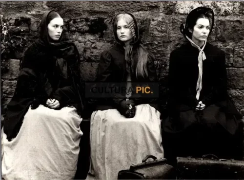 BW Photgraphy featuring Isabelle Huppert as Anne Brontë, Marie-France Pisier as Charlotte Brontë, and Isabelle Adjani as Emily Brontë in "Les Soeurs Brontë" (The Bronte Sisters), skillfully helmed by Director André Téchiné in the year 1979.