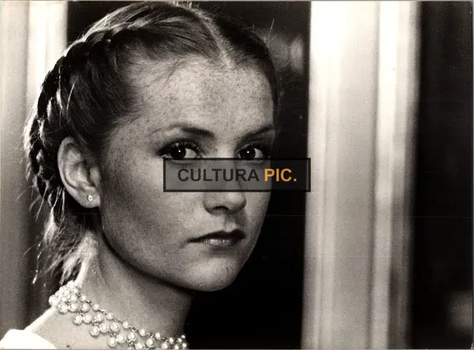 Vintage Original B&W Photo, Helena Bonham Carter as Kate Croy in "The Wings of the Dove" Movie Directed by Iain Softley - 1997