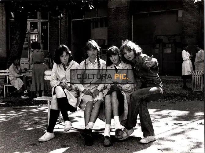 Vintage Original B&W Photo, "Diabolo Menthe" Filming Behind the Scenes: Valerie Stano, Anne Guillard, Eleonore Klarwein, and Diane Kurys - 1977