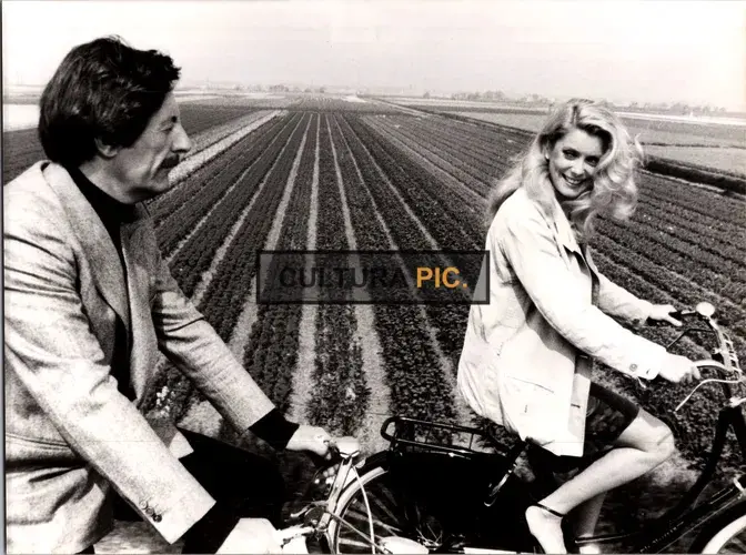 Vintage Original B&W Photo, Jean Rochefort and Catherine Deneuve in "Courage - Let's Run" Directed by Yves Robert - 1979