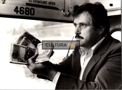 Vintage Original B&W Photo,  Victor Lanoux as The Man in "Retour en force" film directed by Jean-Marie Poiré - 1980