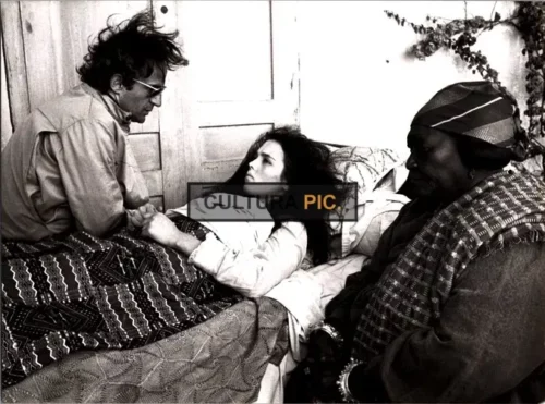 Vintage Original B&W Photo, Isabelle Adjani in the movie "The Story of Adele H" in 1975 with Director François Truffaut