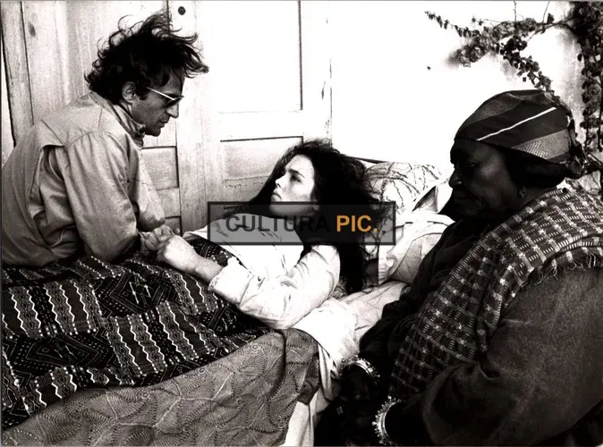 Vintage Original B&W Photo, Isabelle Adjani in the movie "The Story of Adele H" in 1975 with Director François Truffaut