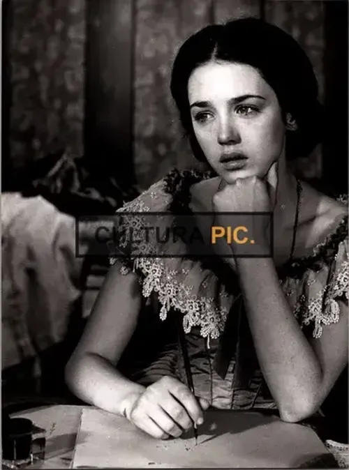 Vintage Original B&W Photo, Isabelle Adjani as Adele Hugo in the Movie "The Story of Adele H" in 1975