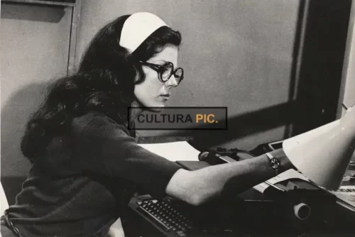 Vintage Original B&W Photo, Samantha Eggar as "The Lady in the Car with Glasses and a Gun" in the Film Directed by Anatole Litvak - 1970