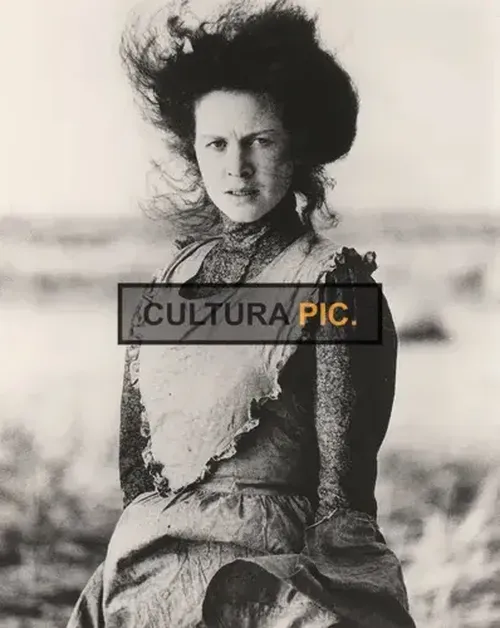 Vintage Original B&W Photo, Judy Davis as Sybylla Melvyn in "My Brilliant Career" Film directed by Gillian Armstrong - 1979.