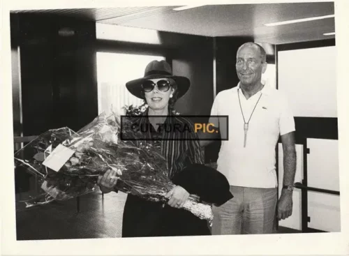 Vintage Original B&W Photo, Audrey Hepburn Received Flowers at The Press - 1975