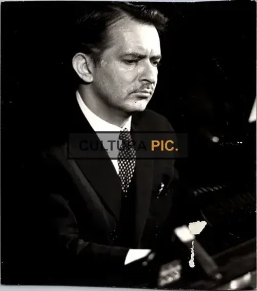 Vintage Original B&W Photo, Samson François performing Chopin's Sonate N°2 "Marche Funèbre" and Sonate N°3 - Year: 1970