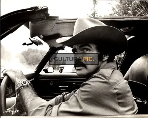Vintage Original B&W Photo, Burt Reynolds as Bo "Bandit" Darville in the film "Smokey and the Bandit" directed by Hal Needham - 1977
