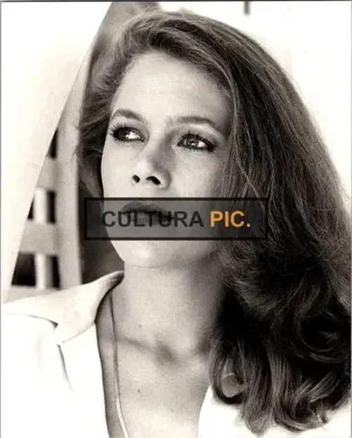 Vintage Original B&W Photo, Kathleen Turner starring in "Woman in a White Dress" - 1982