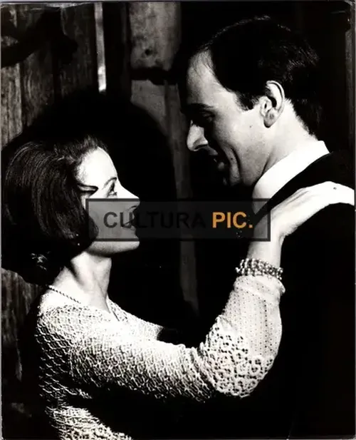 Vintage Original B&W Photo, Robert Shaw and Sarah Miles starring in "The Hireling" by Alan Bridges - 1973.