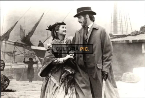 Vintage Original B&W Photo, Jeremy Irons and Lynsey Baxter in "The French Lieutenant's Woman" by Karel Reisz - 1981