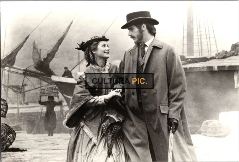 Vintage Original B&W Photo, Jeremy Irons and Lynsey Baxter in "The French Lieutenant's Woman" by Karel Reisz - 1981