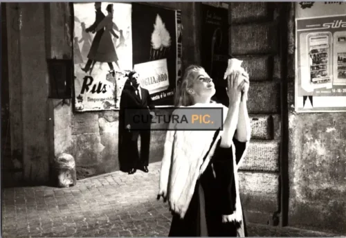Vintage Original B&W Photo, Anita Ekberg in "La Dolce Vita" by Federico Fellini - 1960