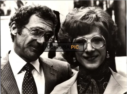 Vintage Original B&W Photo, Sydney Pollack and Dustin Hoffman on Set in "Tootsie" - 1982