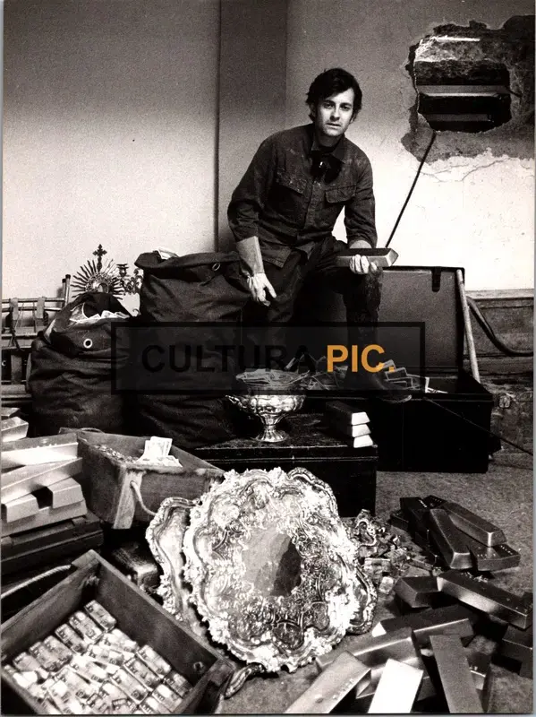 Vintage Original B&W Photo, Francis Huster in "Les Egouts Du Paradis" by Jose Giovanni - 1979