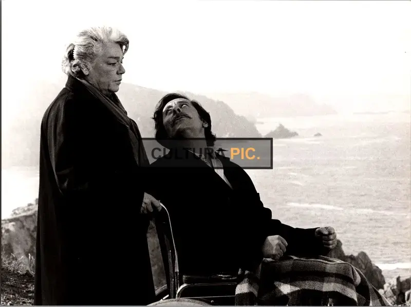 Vintage Original B&W Photo, Jean Rochefort and Simone Signoret in "I Sent a Letter to My Love" by Moshé Mizrahi - 1980