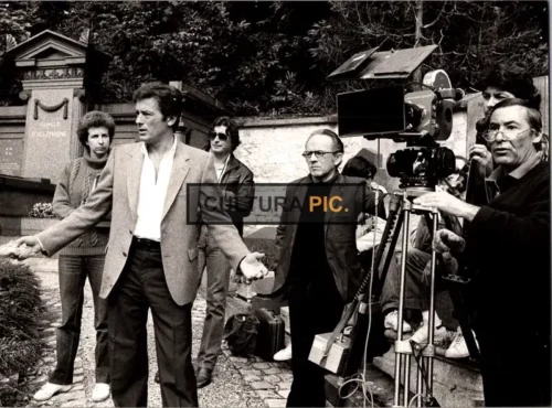Vintage Original B&W Photo, Alain Delon on Set as Film Director in "Pour la peau d'un flic" - 1981