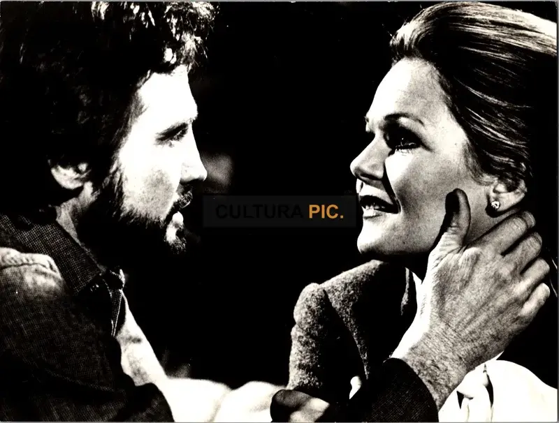 Vintage Original B&W Photo, Valerie Perrine and Lee Majors in "The Agency" by George Kaczender - 1980