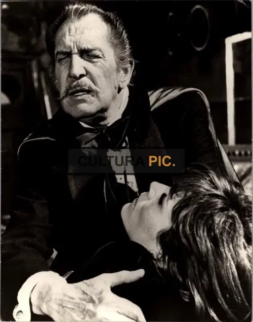 Vintage Original B&W Photo, Vincent Price and Diana Rigg in "Theatre of Blood" by Douglas Hickox  - 1973