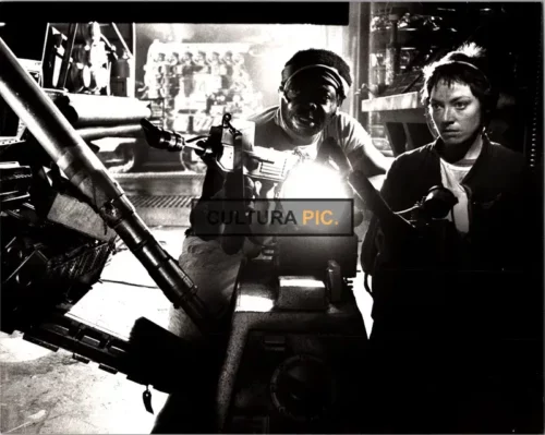 Vintage Original B&W Photo, Veronica Cartwright and Yaphet Kotto in "Alien" by Ridley Scott - 1979