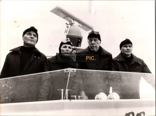 Vintage Original B&W Photo, Lee Marvin, Robert Shaw, Horst Buchholz, and Linda Evans in "Avalanche Express" by Mark Robson and Monte Hellman - 1979