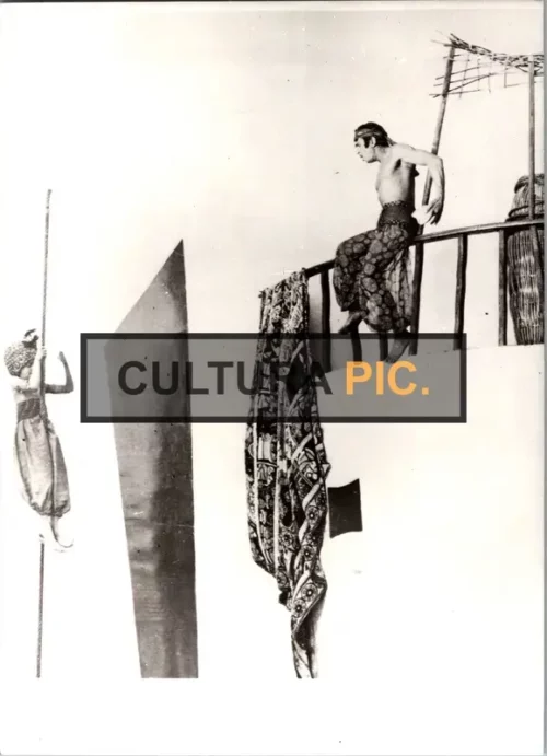 Vintage Original B&W Photo, a Scene in "The Thief of Bagdad" - 1940