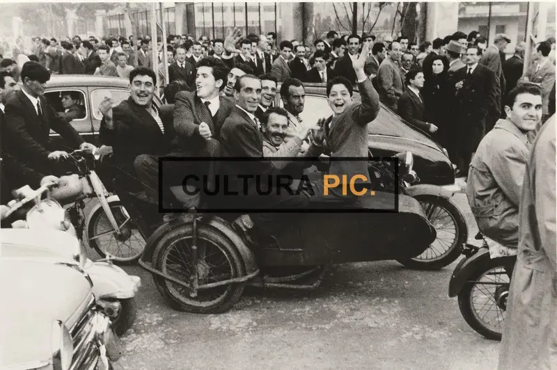 Vintage Original B&W Photo, "Sicilian Inventory" by Enzo Sellerio in 1961 Exhibition
