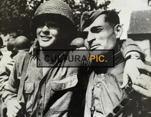 Vintage Original B&W Photo, American Army soldier Albert Kotzebue and Red Army soldier Ivan Numladze at the Time of the Meeting on the Elbe, Germany - 1945