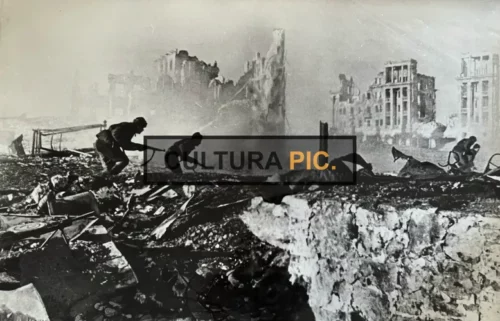 Vintage Original B&W Photo, the Soviet Soldiers Attack During Stalingrad Battle - 1942