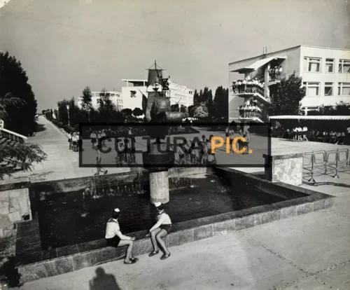 Vintage Original B&W Photo, Children of Workers and Employees in Evpatoria URSS - 1985