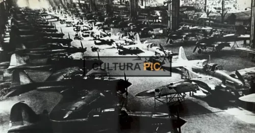 Vintage Original B&W Photo, the Metal-winged Il Fighter aircrafts -2M3 World War II - 1943