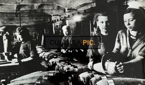 BW Photography Displaying the War Effort in URSS Prior the Leningrad Battle - 1941